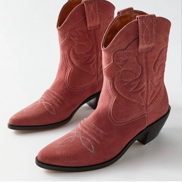 Urban Outfitters Shoes - Brand new pink cowboy boots